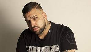 Trapper Roma Arrestato il trapper neomelodico Niko Pandetta - Radio Roma Capitale